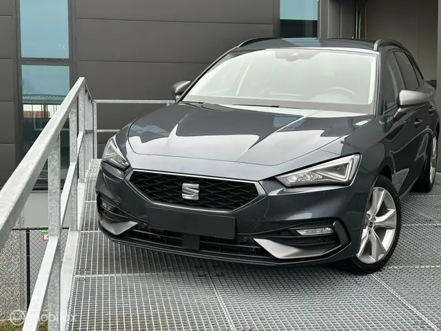 SEAT Leon Sportstourer 1.5 eTSI FR Business 2024 Benzine 4