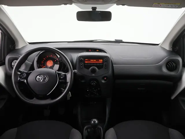 Toyota Aygo 1.0 VVT-i x-fun 2021 Benzine 2