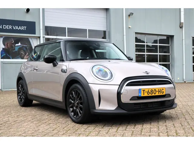 MINI Cooper Mini 1.5 Camden Edition 2023 Benzine 3