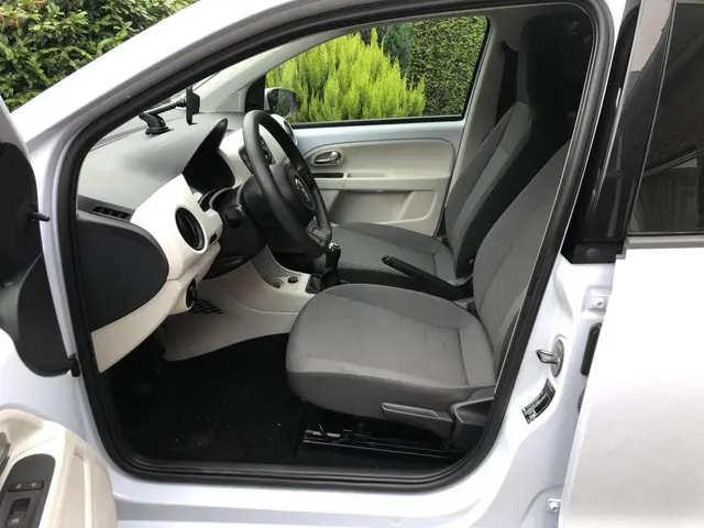 Volkswagen up! 1.0 cheer up! BlueMotion 2013 Benzine 7