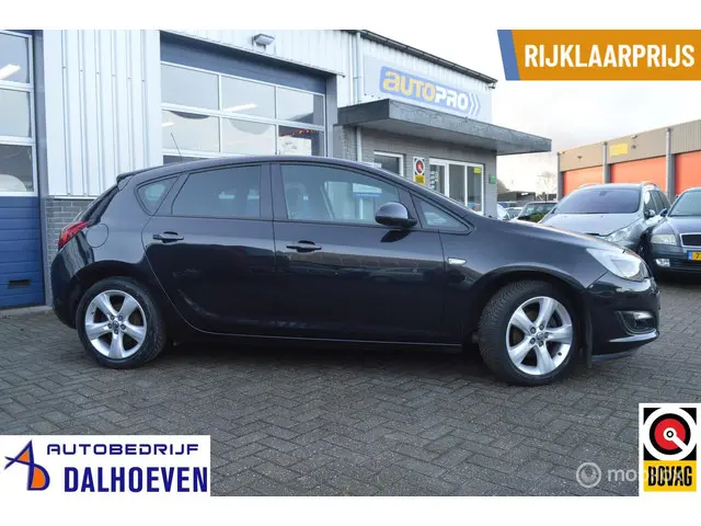 Opel Astra 1.4 Turbo Sport + 2015 Benzine 2