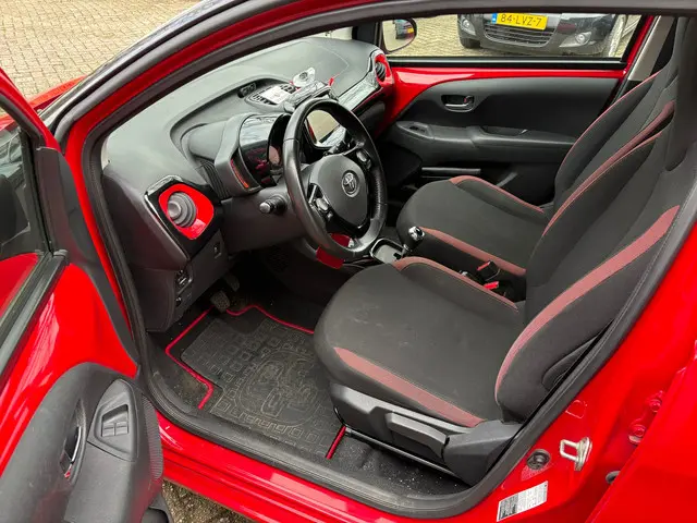 Toyota Aygo 1.0 VVT-i x-cite 2017 Benzine 8