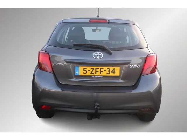 Toyota Yaris 1.3 VVT-i Aspiration, 2015 Benzine 4
