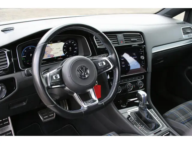 Volkswagen Golf 1.4 TSI PHEV GTE 2017 Hybride Benzine 2