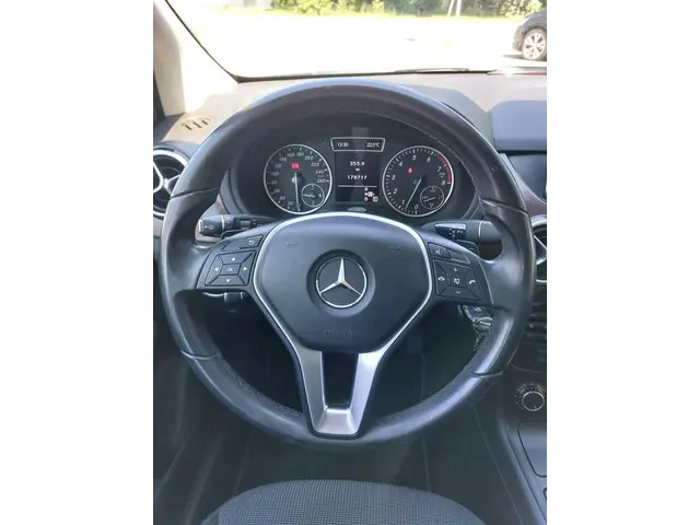 Mercedes-Benz B-Klasse 180 Ambition 2012 Benzine 23