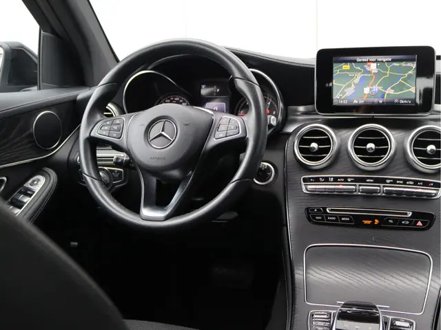 Mercedes-Benz GLC 220 d 4MATIC 2018 Diesel 16