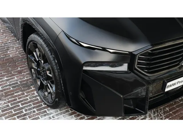 BMW XM PHEV Label Red 30 kWh 2025 Hybride Benzine 12