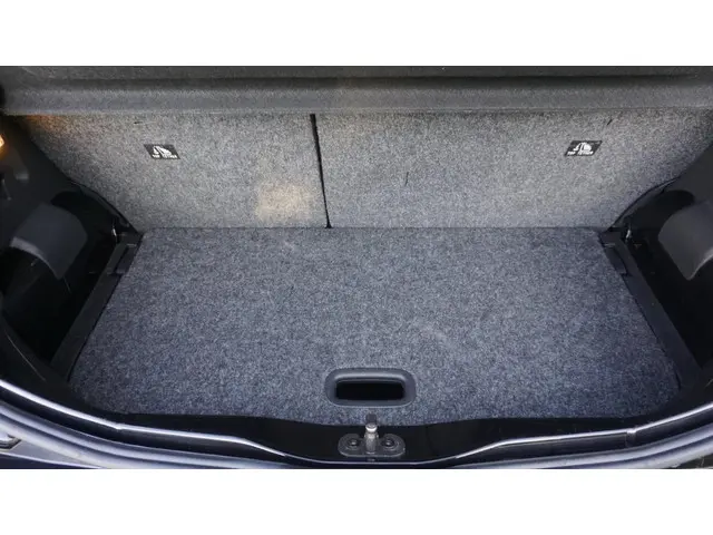 Volkswagen up! 1.0 BMT move up! 5 drs Airco 2021 Benzine 16