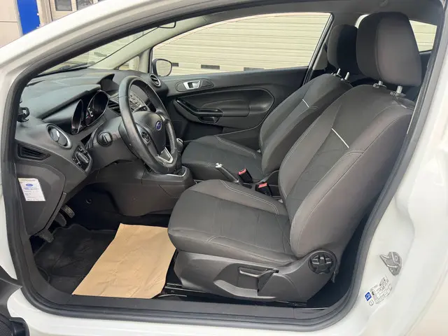 Ford Fiesta 1.0 Style Airco,Led, Navigatie 2015 Benzine 15