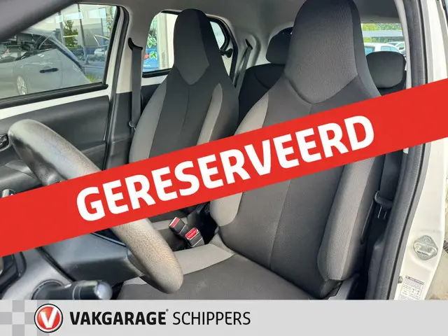 Toyota Aygo 1.0 VVT-i x airco cruise 5d 2018 Benzine 4