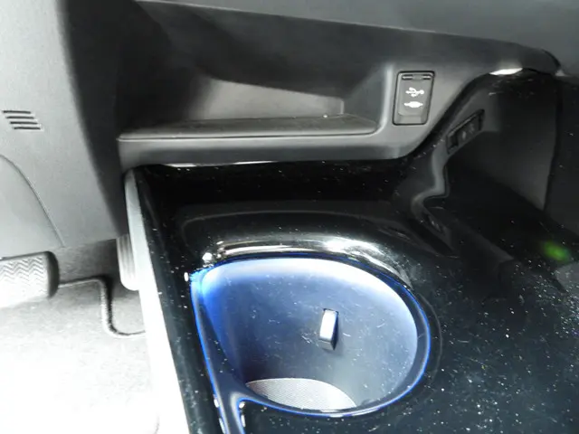 Toyota C-HR 1.8 Hybrid Dynamic 2019 Hybride Benzine 34