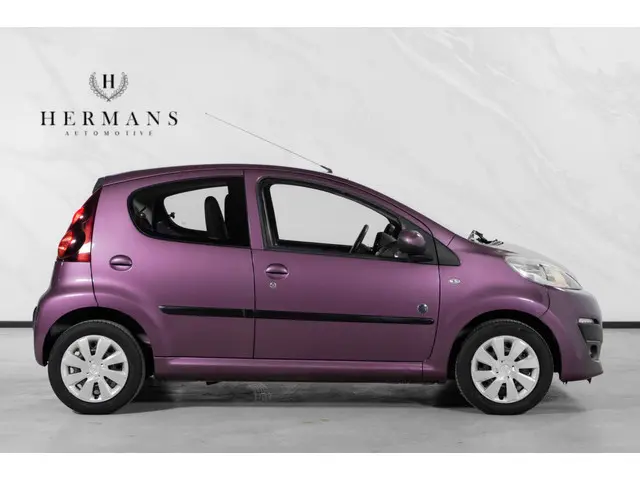 Peugeot 107 1.0 Envy 2013 Benzine 5
