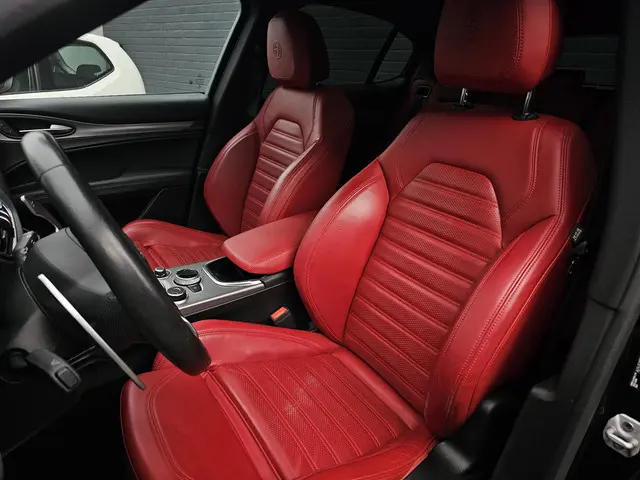 Alfa Romeo Stelvio 2.0 T GME AWD Veloce 2022 Benzine 4