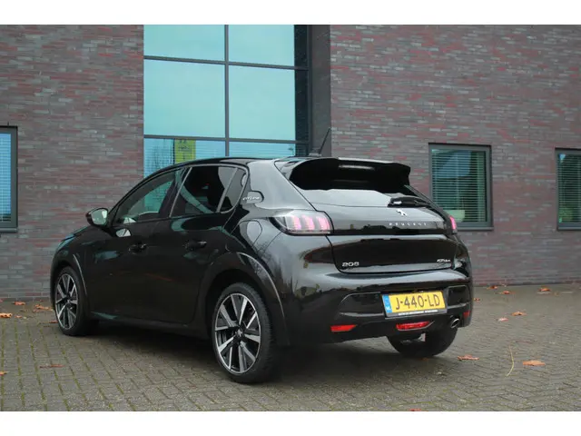 Peugeot 208 1.2 PureTech GT-Line 2020 Benzine 2