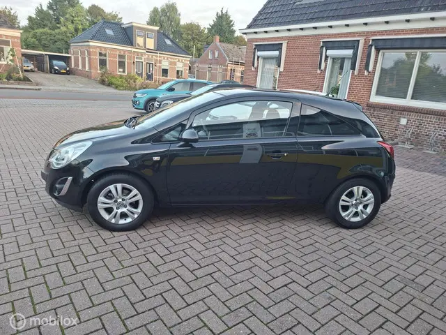 Opel Corsa 1.2-16V Berlin 2013 Benzine 6