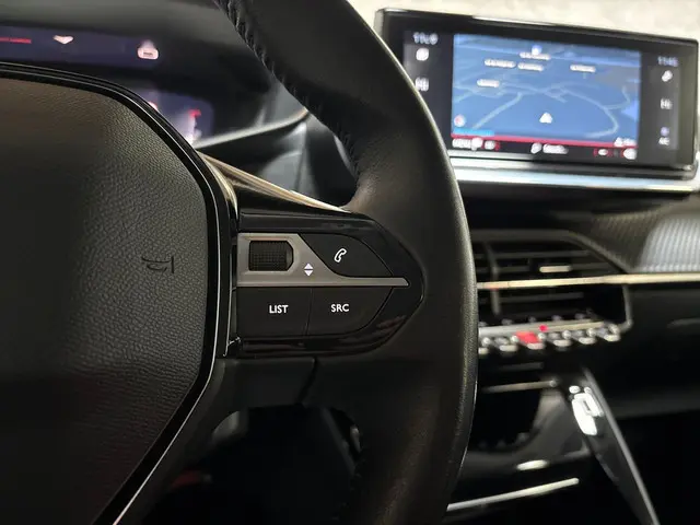 Peugeot 2008 1.2 PureTech Allure Sport 2021 Benzine 15