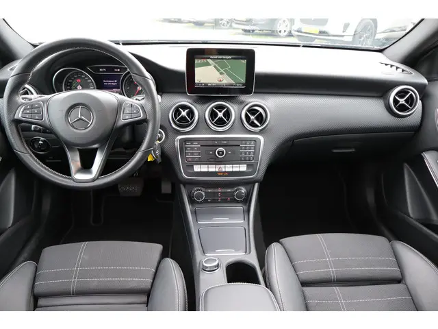 Mercedes-Benz A-Klasse 200 d Prestige 2016 Diesel 2