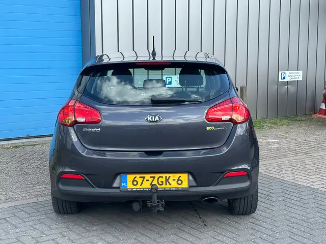 Kia cee'd 1.6 GDI Comfort Pack NAVI TREKHAAK 2012 Benzine 21