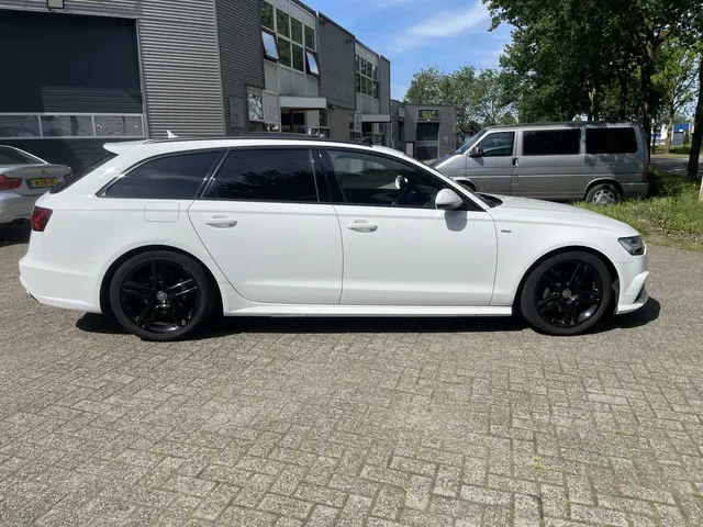 Audi A6 Avant 1.8 TFSI ultra S line Edition 2017 Benzine 6