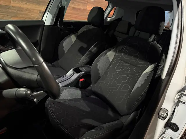 Peugeot 2008 |1.2 PureTech Blue Lion | Pano | 2017 Benzine 13