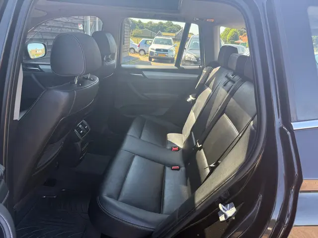 BMW X3 XDrive20i High Executive 2013 Benzine 13
