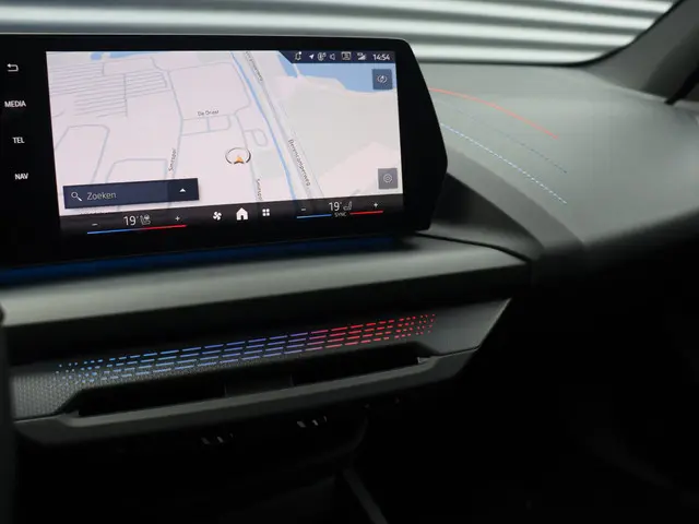 BMW 1 Serie 5-deurs 120 2025 Benzine 18