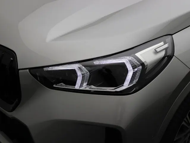 BMW X1 xDrive25e 2023 Hybride Benzine 7