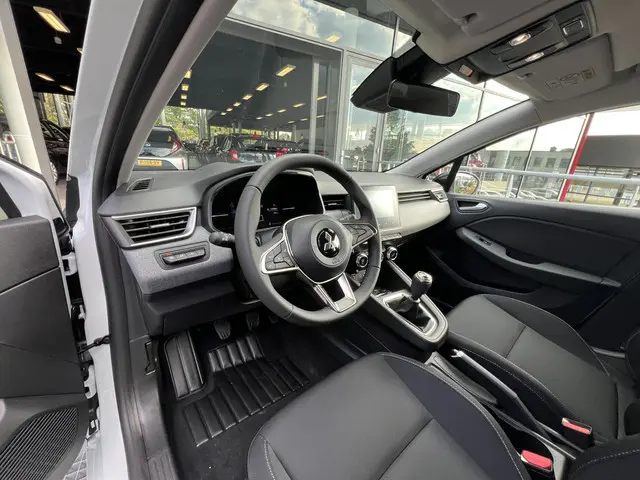 Mitsubishi Colt 1.0T MT Intense 2025 Benzine 21