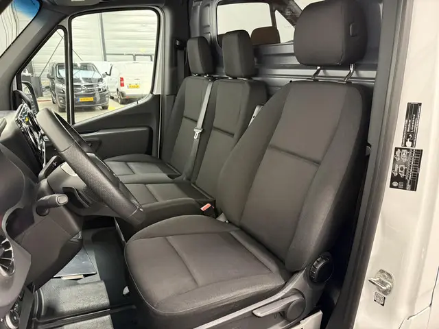 Mercedes-Benz Sprinter 2