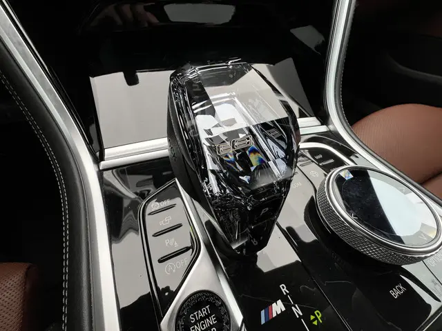 BMW 8 Serie M850i xDrive High Executive 2020 Benzine 38