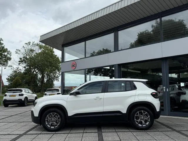 Jeep Avenger Longitude 54 kWh Aut. 2024 Elektrisch 3