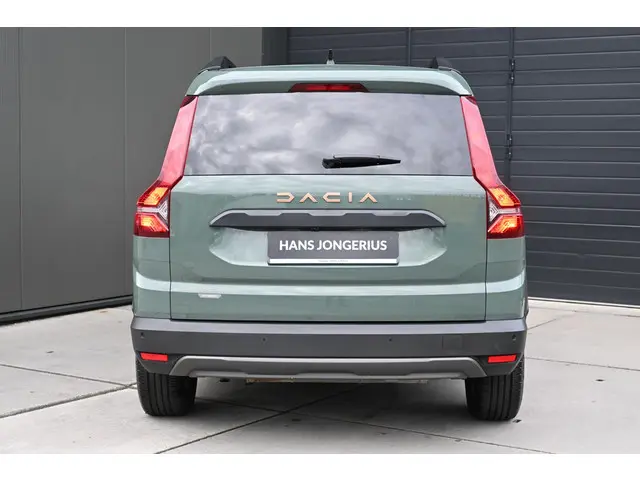 Dacia Jogger Hybrid 140 Extreme 2025 Hybride Benzine 8