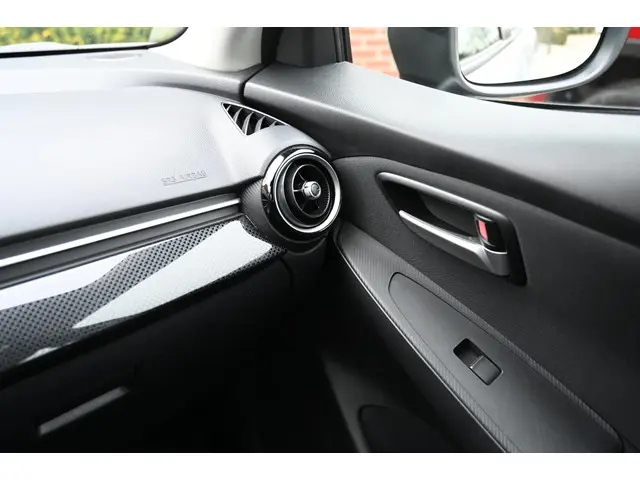 Mazda 2 Skyactiv-G 90 5MT Dynamic+ 2018 Benzine 26