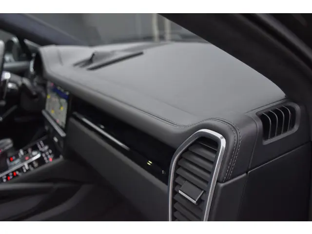 Porsche Cayenne Coupé 3.0 E-Hybrid 2020 Hybride Benzine 19