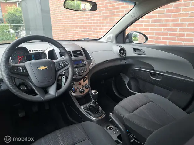 Chevrolet Aveo 1.2 LT/Airco/Cruise/Trkhk 2013 Benzine 14