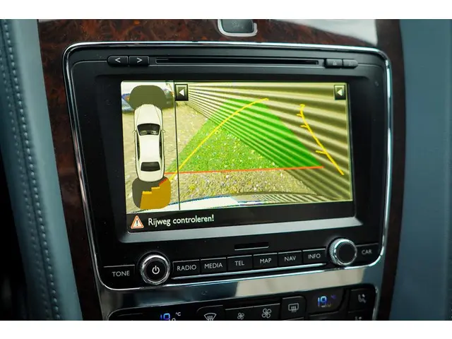 Bentley Flying Spur 6.0 W12 2016 Benzine 23