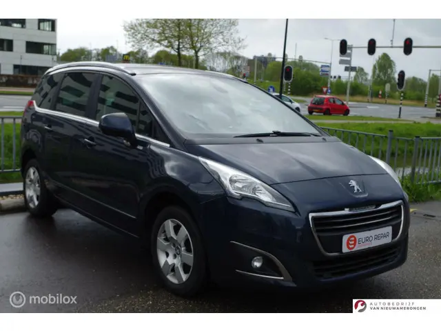 Peugeot 5008 2