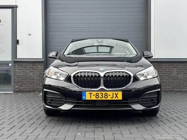 BMW 1 Serie 118i Sport Edition 2023 Benzine