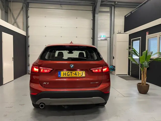 BMW X1 SDrive18i 2019 Benzine 7
