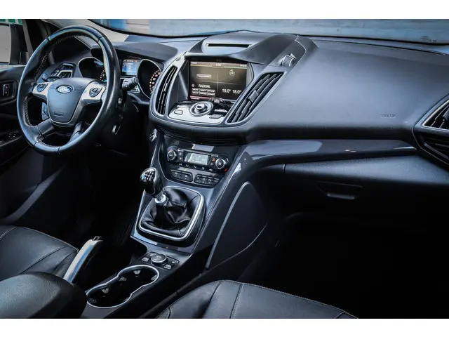 Ford Kuga 1.5 Titanium Styling Pack 2016 Benzine 6