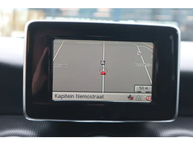Mercedes-Benz A-Klasse 180 Ambition 2015 Benzine 32
