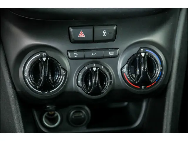 Peugeot 208 1.2 PureTech Signature 2019 Benzine 35