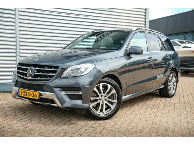 Mercedes-Benz M-Klasse 500 2013 Benzine 28
