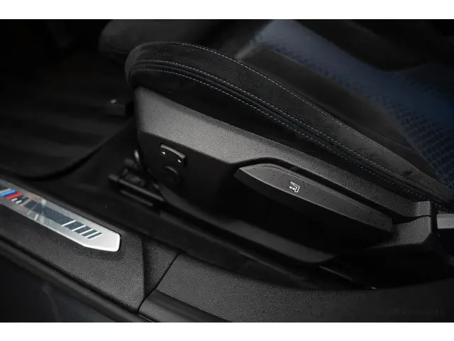 BMW 1 Serie 118d High Executive I M Sport 2021 Diesel 23