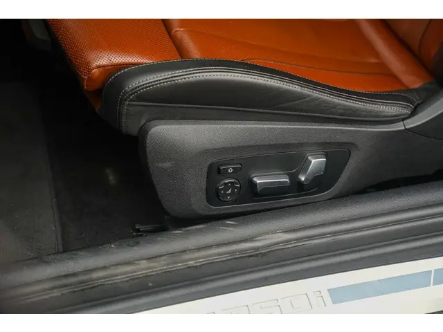 BMW 8 Serie M850i xDrive High Executive 2018 Benzine 28