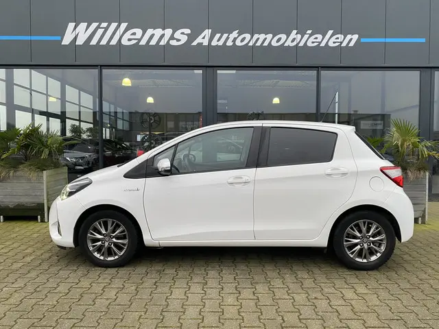 Toyota Yaris 1.5 Hybrid Dynamic 2019 Hybride Benzine 9
