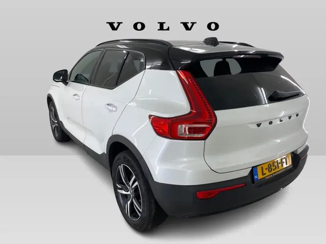 Volvo XC40 1.5 T2 R-Design 2021 Benzine 3