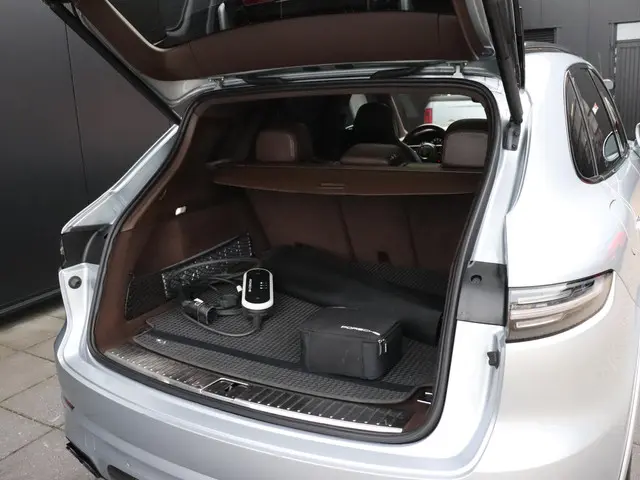 Porsche Cayenne 3.0 E-Hybrid 2022 Hybride Benzine 17