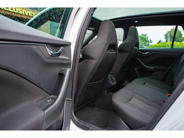 Škoda Kamiq 1.0 TSI Sport Business 2020 Benzine 13