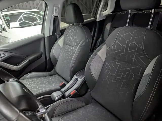 Peugeot 2008 1.2 PureT. Automaat |SENSOR|CC|ACC 2018 Benzine 6